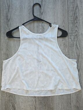 HALARA White Racerback Cropped Tank with Subtle Geometric Texture